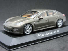 Macheta Porsche Panamera 4 Minichamps 1:43 foto