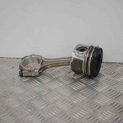 Piston TOYOTA AURIS _E15_ 2009 OEM: 13101-0R0318JB-08210 foto