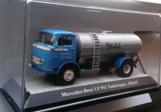 Macheta Mercedes LP 911 Cisterna Lapte - Premium Classixxs camion 1/43 foto