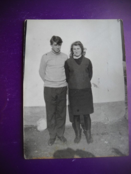 HOPCT 322 E FAMILIE IN ANUL 1968 -FOTOGRAFIE VECHE-TIP 1/2 CP