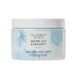 Exfoliant pentru corp, Victoria&#039;s Secret, Water Lily Sea Salt, Renew Scrub, 368 g