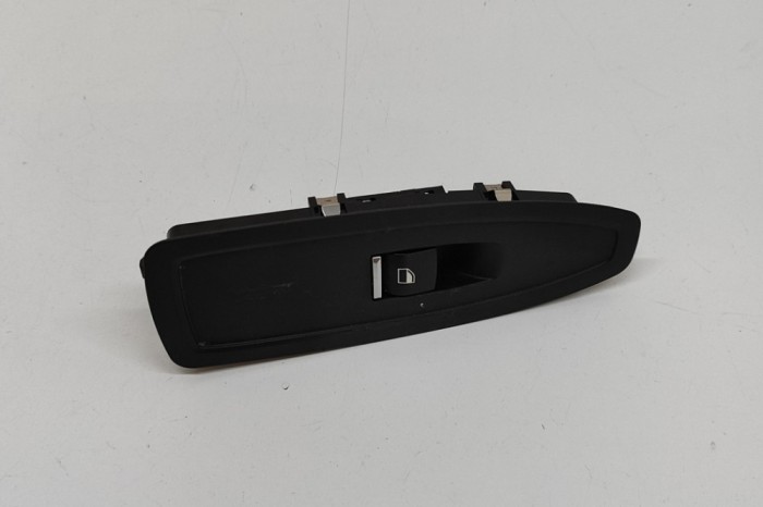 Buton geam ușă st&acirc;nga față BMW 3 F30, F80 2017 OEM: 9208107 | 31540981