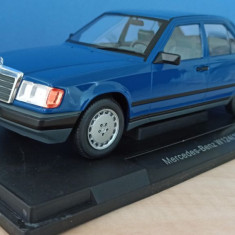 Macheta Mercedes Benz 260E E-Class W124 1984 albastru - MCG 1/18