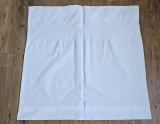 FATA DE PERNA VINTAGE DIN BUMBAC ALB CU MODEL BRODERIE MECANIZATA