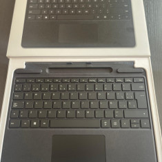 Tastatura Surface Pro Signature pentru Pro 8 si Pro X, taste Spania