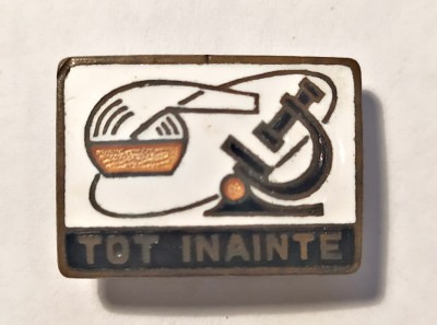 INSIGNA PIONIER TOT INAINTE PT ACTIVITATI STIINTIFICE EMAIL CALD PIONIERI foto