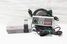 Consola Nintendo NES Mini CLV-001 originala - controller si cabluri incluse