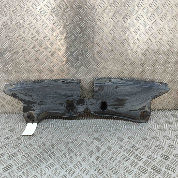 Scut motor central spate SSANGYONG KORANDO C300 2022 OEM: 79742-37000