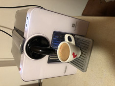 Aparat espressor pentru cafea Nespresso-Turmix,cu capsule-19 bari foto