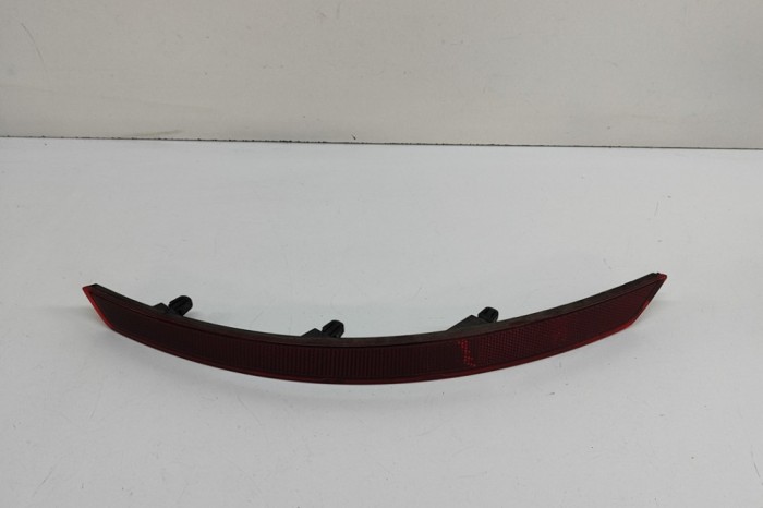 Reflector bara de protecție dreapta spate SKODA SUPERB III 3V3 2016 OEM: 3V5945106 29502451