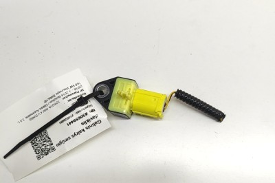 Senzor de impact st&amp;acirc;nga spate TOYOTA RAV 4 V XA50 2018 OEM: 89831-47050 30659441 foto