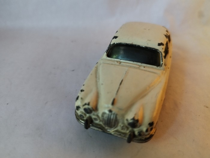 bnk jc Corgi 208 Jaguar Saloon