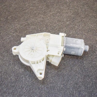 Motor macara geam ușă dreapta față MERCEDES-BENZ E W212 2014 OEM: C33723-100,0130822636,A2129066702 10843536 foto