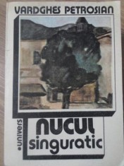 NUCUL SINGURATIC-VARDGHES PETROSIAN-98009 foto