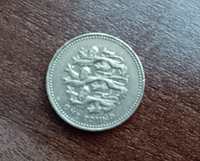 M3 C50 - Moneda foarte veche - Anglia - o lira sterlina - 2002 foto
