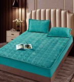 Cumpara ieftin Husa de pat matlasata tip topper + 2 fete de perna 50x70cm,albastra - D096