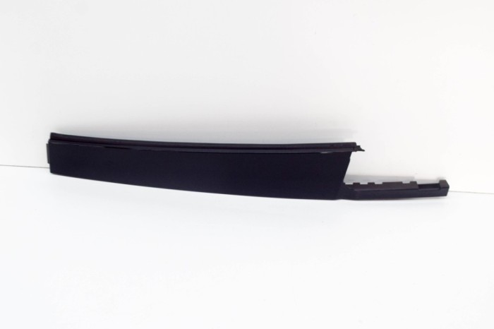 Ornament vertical ușă dreapta spate SKODA KAROQ NU7 2020 OEM: 575839902B 13763209