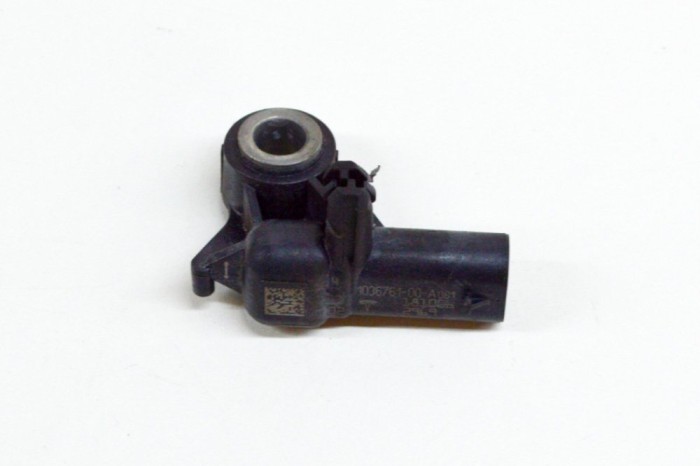 Senzor de impact st&acirc;nga spate TESLA MODEL 3 2018 OEM: 1036761-00-A 15066518