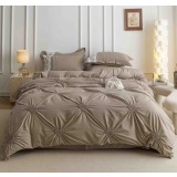 Lenjerie pat dublu cu pliuri si inimi brodate,bumbac finet,6 piese,maro-A855