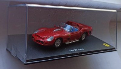 Macheta Ferrari 330 TS 1962 rosu (Testa Rossa)- IXO/Altaya 1/43 foto