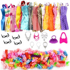 Set accesorii rochite genti pantofi papusa barbie foto