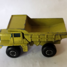 bnk jc Matchbox 28d Mack Dumper