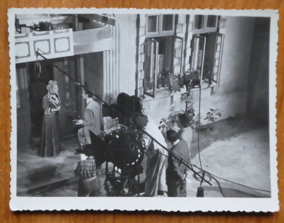Foto Studio Lili, Scena din timpul filmarilor la: O scrisoare pierduta, cu Radu Beligan foto