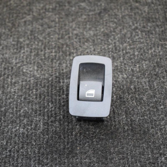 Buton geam ușă dreapta spate BMW 1 F20 2018 OEM: 9208106 3880265