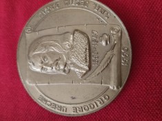 medalie cronicarului GRIGORE URECHE, 1590-1647 . VERSO scriere despre domnia lui Stefan cel Mare si Sfant .Societatea NUMISMATICA ROMANA ,SECTIA BACAU