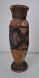Cumpara ieftin VAZA DECORATIVA ARTIZANALA SCULPTATA MANUAL IN LEMN - STIL NEOROMANESC - VINTAGE - COLECTIE