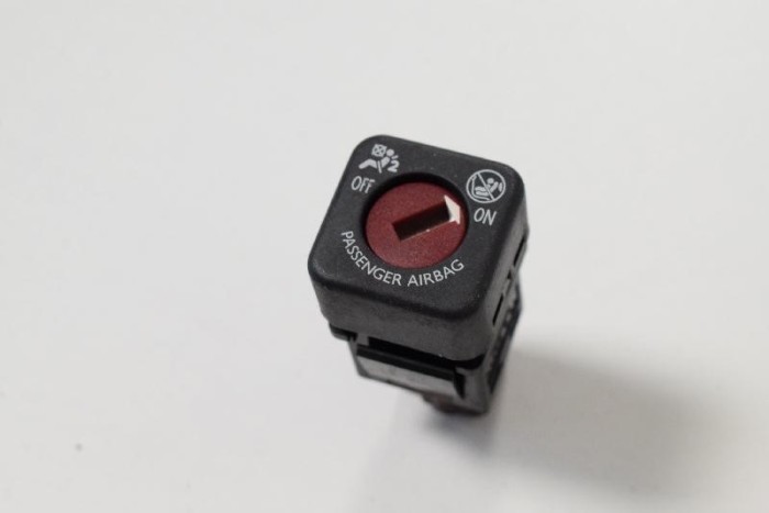 Comutator CITRO&Euml;N DS4 2015 OEM: 9641391277 10002419