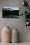 Tablou Canvas, "Reflecția calmă a munților &icirc;nserării", Munți, Reflecție, Lac, Zăpadă, Cer, Peisaj, Pădure, Calm, Seară, Natură, 39 x 26 cm, CMCLASS