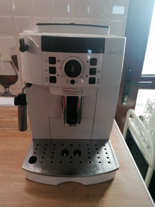 Espressor DeLonghi magnifica S