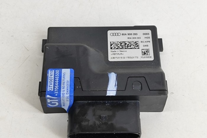 Unitate de control pompa de combustibil AUDI Q5 FY 2017 OEM: 80A906093 27815192
