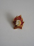 M3 K 38 - Insigna - tematica personalitati comunism - fosta URSS - Lenin, Europa