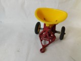 bnk jc Britains Farm 9538 Vari-Spreader