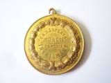 Cumpara ieftin Rară! Romania medalia Carol I:Ca Răsplată Muncii Pentru &Icirc;nvățăm&acirc;nt clasa I model 1907 din bronz aurit,gravor Resch,diam.=30 mm,greutate=15,50 grame