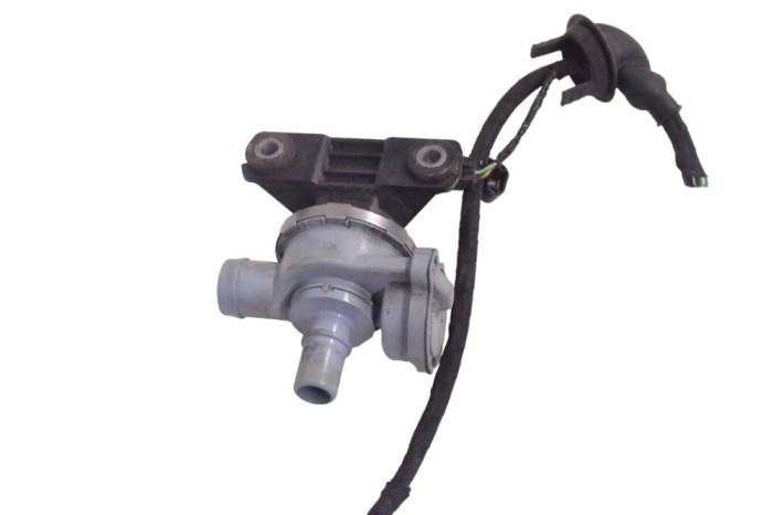 Pompa de apa auxiliara BMW 3 Touring G21 2020 OEM: 7441833 17527773
