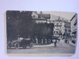 Carte poștală cu un automobil l&acirc;ngă Hotel Victoria
