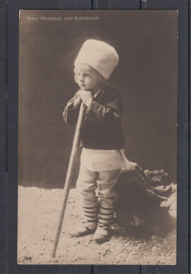 CASA REGALA ROMANA PRINTUL NICOLAE IN COSTUM NATIONAL ROMAN foto