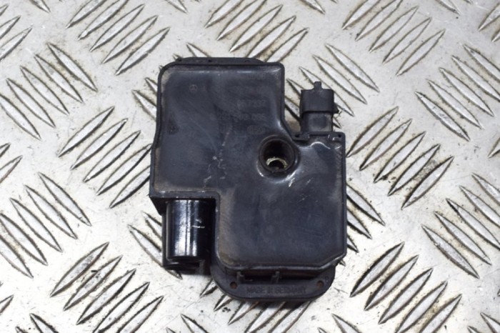 Bobina de inducție de &icirc;naltă tensiune MERCEDES-BENZ B W245 2005 OEM: A0001587803,0221503035 13887680