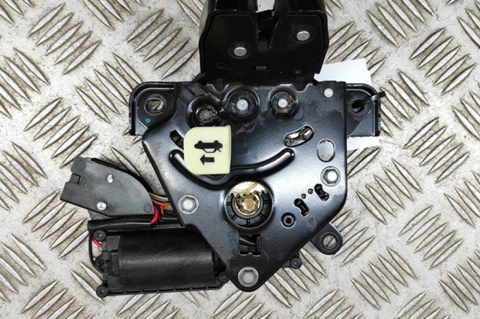 &Icirc;ncuietoare haion TESLA MODEL Y 2022 OEM: 1500604-CN-B | 23786345
