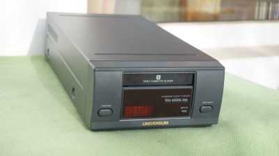 UNIVERSUM Video8 Player model VP2325 foto