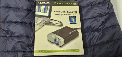 Aiptek T20 Pocket Cinema Projector pentru notebook-uri foto