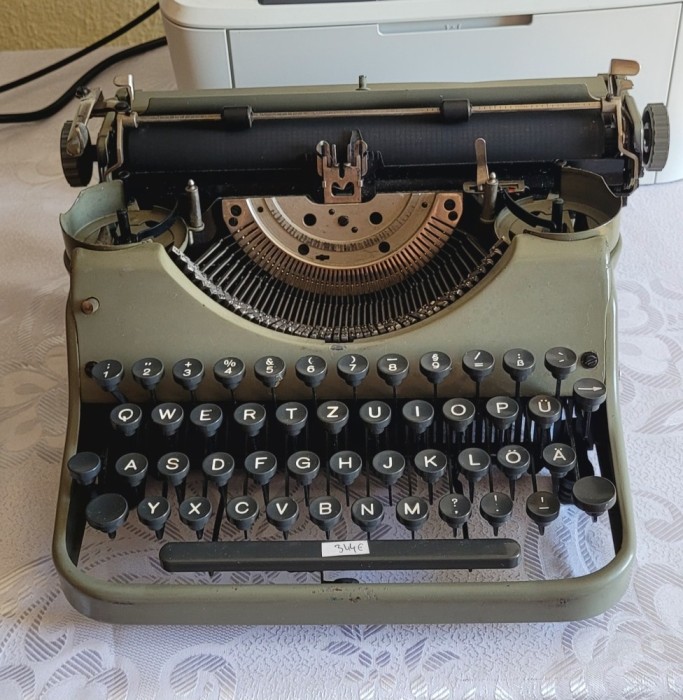 Mercedes mașină de scris