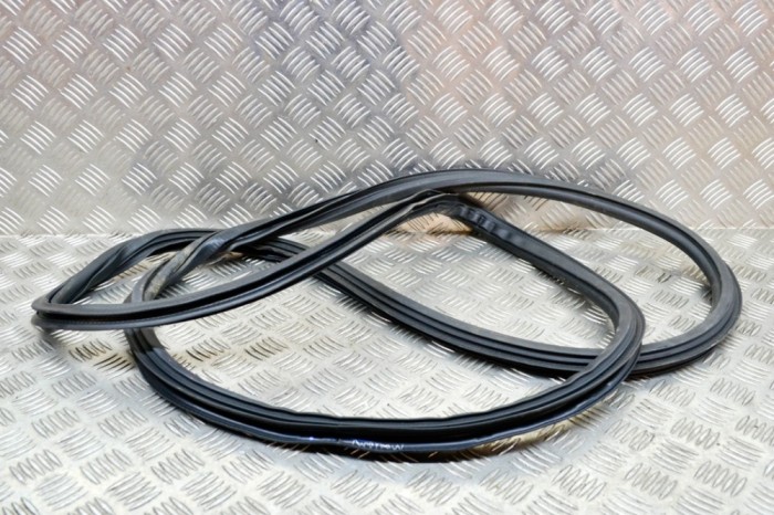 Garnitura ușă dreapta față AUDI Q5 FY 2020 OEM: 80A831721B | 12186114