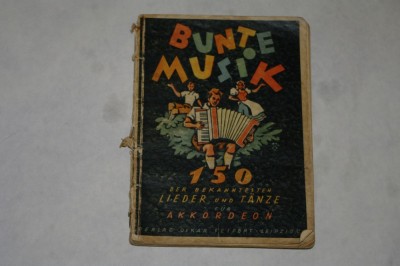 Bunte Musik 150 Lieder, T&amp;auml;nze, M&amp;auml;rsche und Unterhaltungsst&amp;uuml;cke f&amp;uuml;r Akkordeon foto