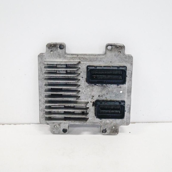 Unitate de control motor OPEL CORSA E 2018 OEM: 12679197 3375969