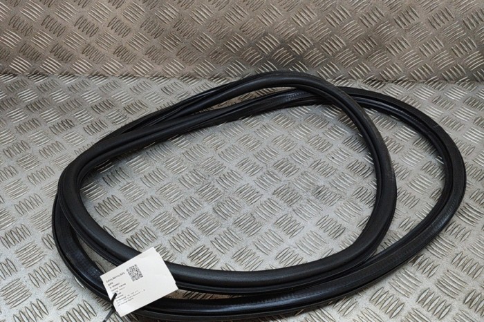 Garnitura ușă dreapta spate VW T-ROC A11 2023 OEM: 2GA867914B | 25608031
