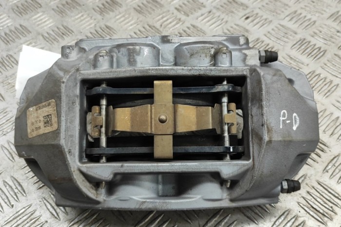 Etrier de fr&acirc;nă dreapta față TESLA MODEL 3 2018 OEM: 1044622-00-D 11202502
